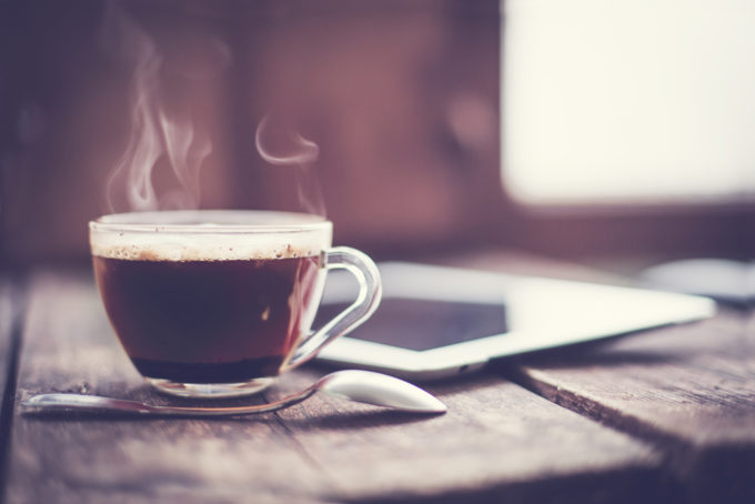 カフェ イン 中毒 症状 急性 急性カフェイン中毒の症状と原因！量による死亡率と治療法は？